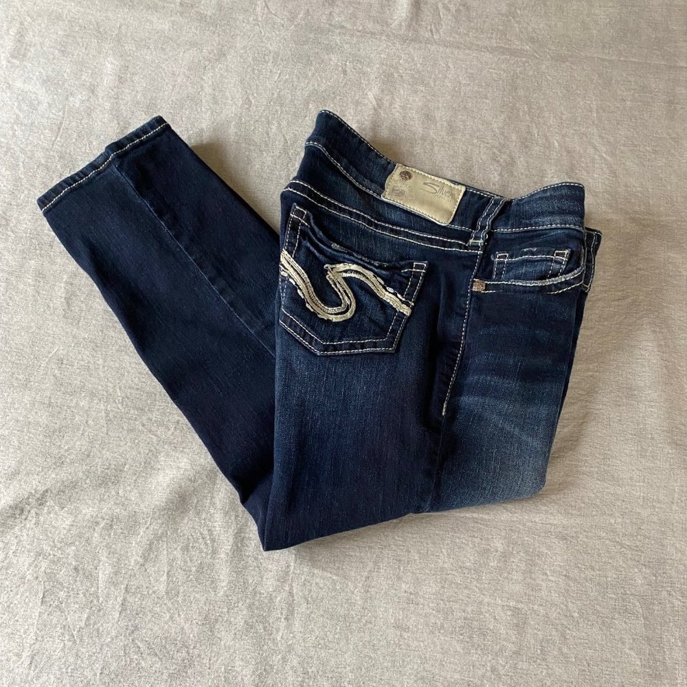Silver Suki Mid Rise Capri Jeans - Size 28